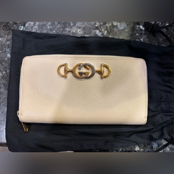 Gucci Handbags - Gucci Zumi Horsebit Continental Wallet